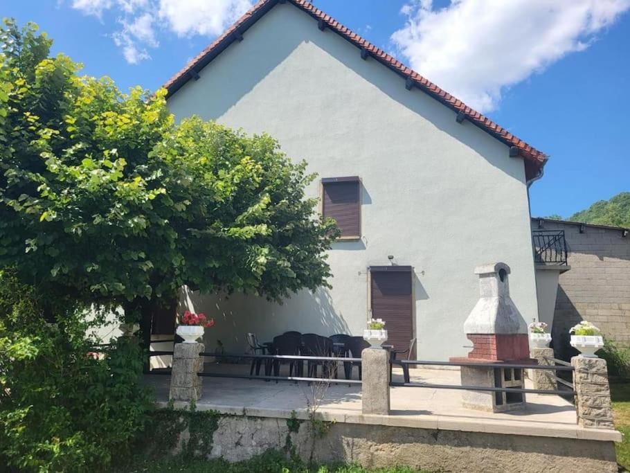 Gite A La Bonne Fermiere Nevy-Sur-Seille 外观 照片